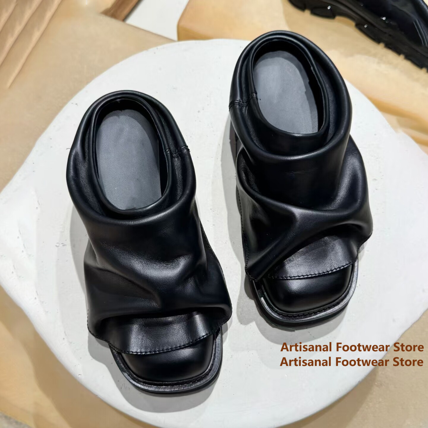 Ruched Soft Leather Slide Mule - đánh giá và giá Flip Flop Leather Men